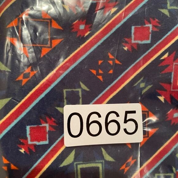 0665 LulaRoe Kids Leggings M/S Stripes and Dashes Print Black and Red NWOT - Picture 4 of 5